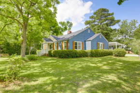 Charming New Bern Cottage with Grill and Fire Pit!